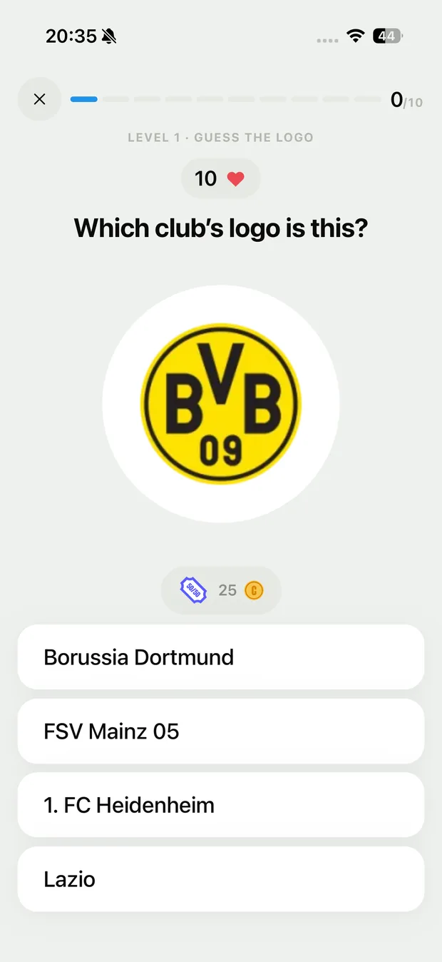 Une question du mode Trouve le logo : le blason du Borussia Dortmund et quatre réponses possibles.